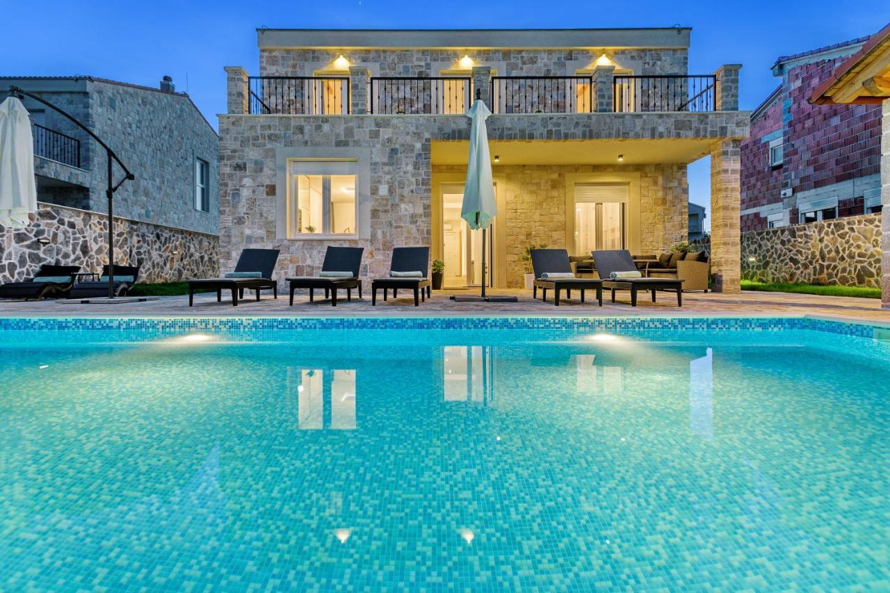 Luxury Stone Villa With Pool - Brisevo 外观 照片