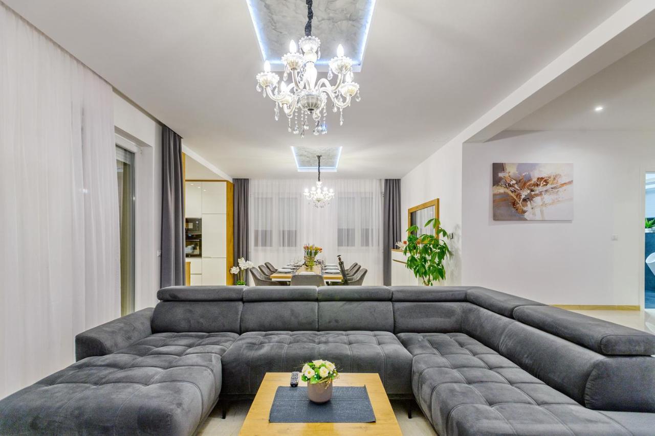 Luxury Stone Villa With Pool - Brisevo 外观 照片