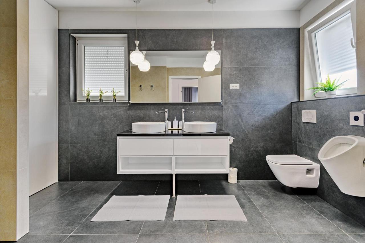 Luxury Stone Villa With Pool - Brisevo 外观 照片